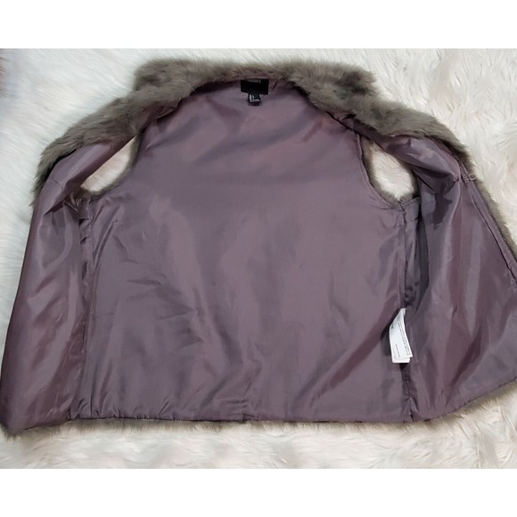 Silver Gray Faux Fur Vest Fully Lined Cozy Layering Piece Front Pockets Size L - Picture 5 of 9